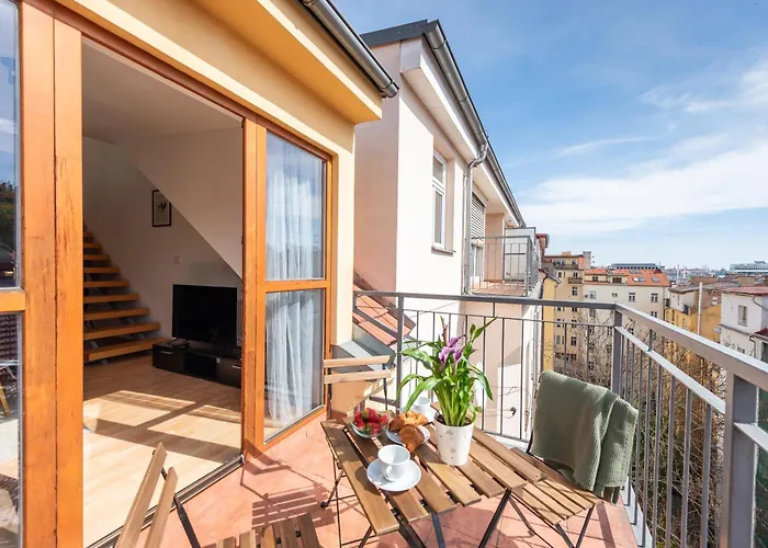 2-level With Large Balcony