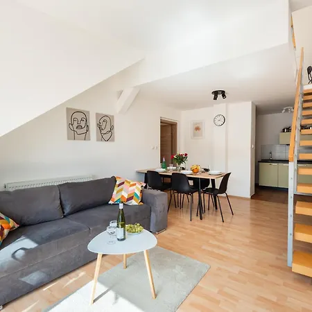 2-level With Large Balcony * Praga