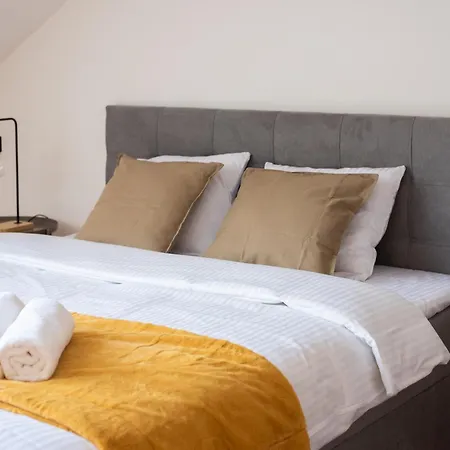 公寓 2-level With Large Balcony *