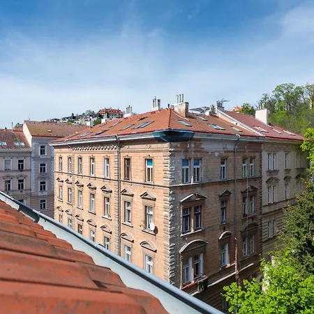 2-level With Large Balcony 布拉格