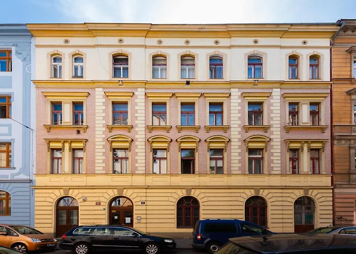 2-level With Large Balcony Apartment *