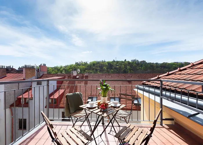 2-level With Large Balcony דירה